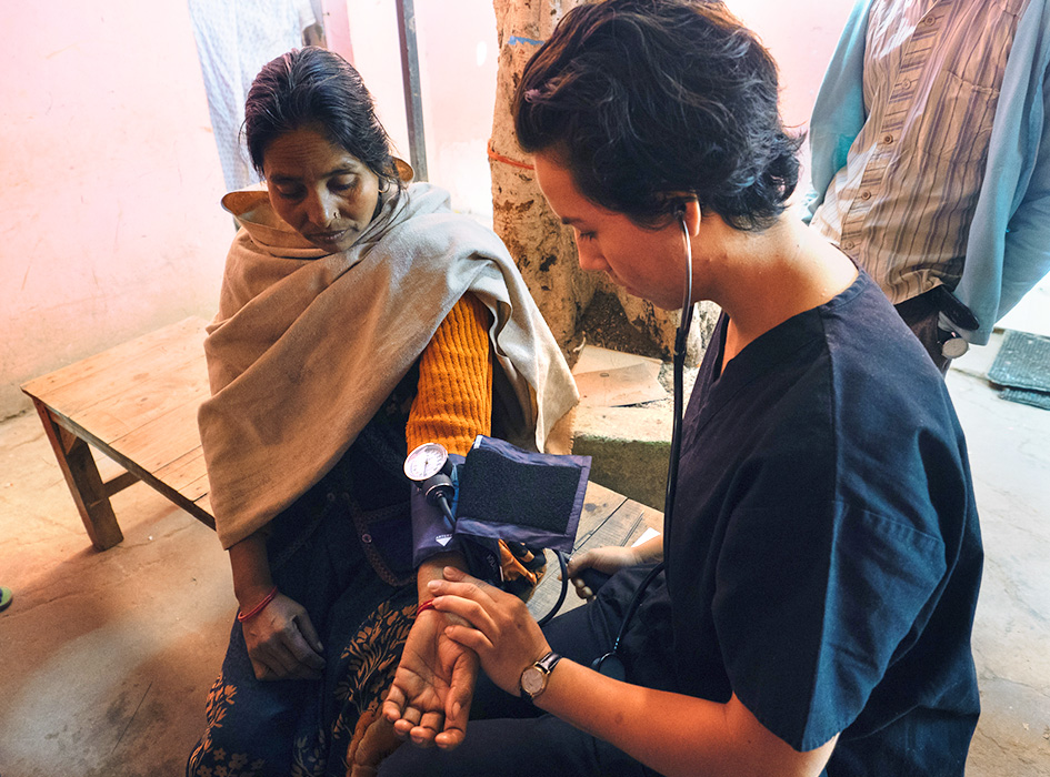 volunteer abroad in india ivhq delhi medical campaign